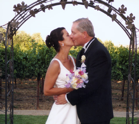 rhpwineryjune/rhpkiss.jpeg