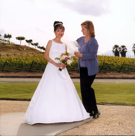vineyard_rhphillips2/rhpwithbride.jpeg